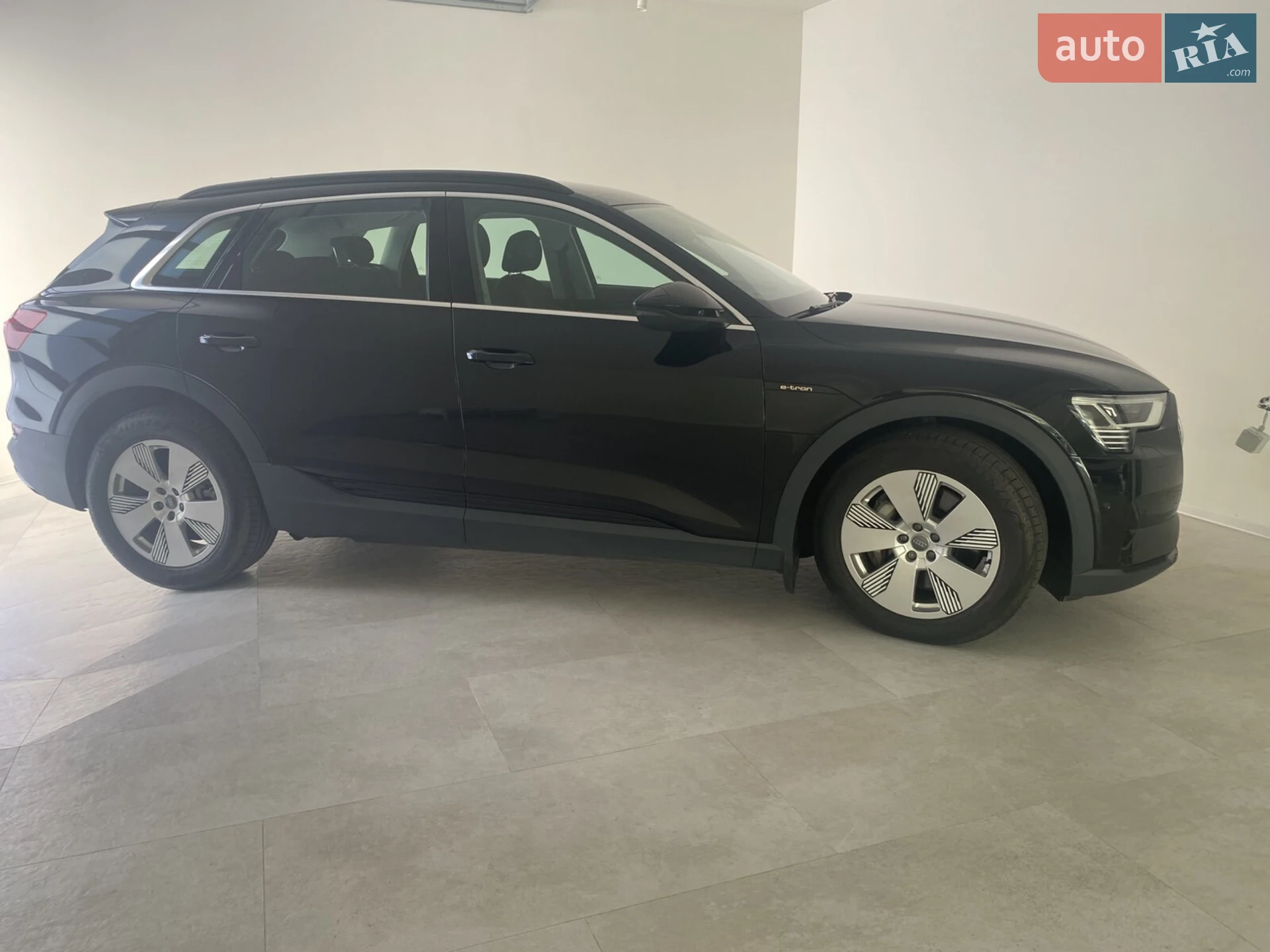 2020 Audi e-tron - мініатюра 8