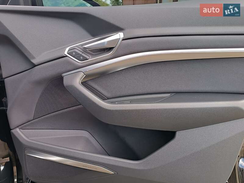 Внедорожник / Кроссовер Audi e-tron 2023 в Львове
