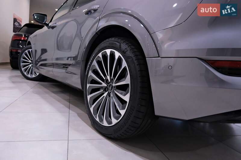 Позашляховик / Кросовер Audi e-tron 2020 в Львові