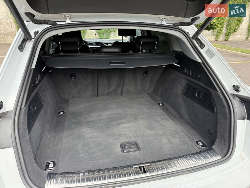 Позашляховик / Кросовер Audi e-tron 2021 в Рівному