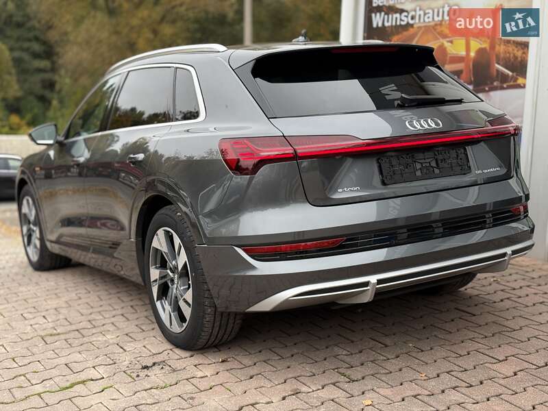 Позашляховик / Кросовер Audi e-tron 2020 в Красилові