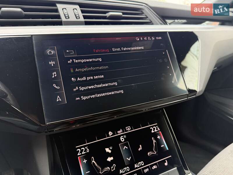 Позашляховик / Кросовер Audi e-tron 2020 в Красилові