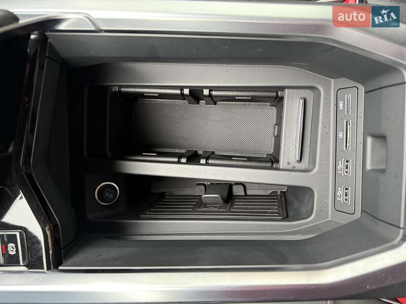 Позашляховик / Кросовер Audi e-tron 2020 в Красилові