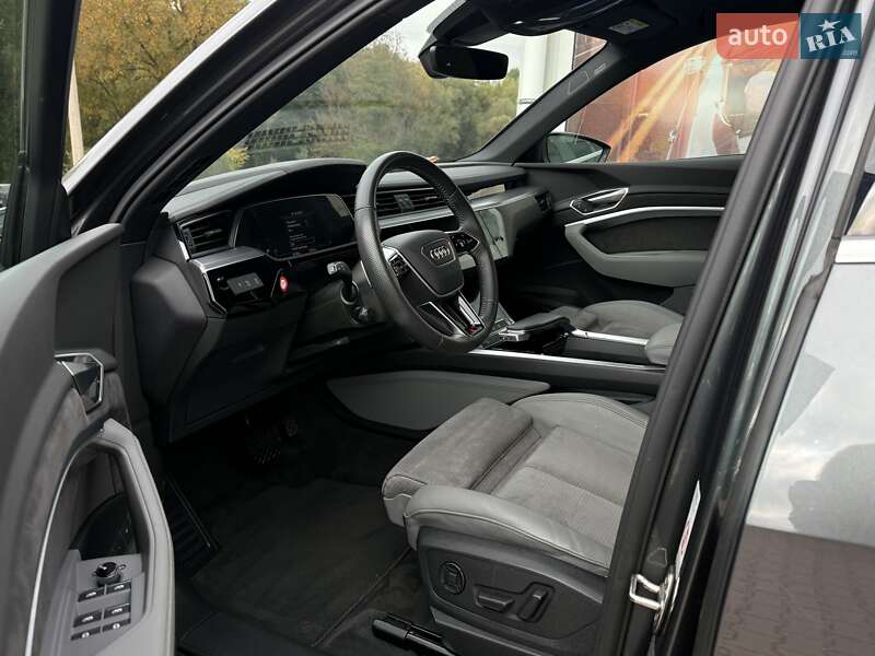 Позашляховик / Кросовер Audi e-tron 2020 в Красилові