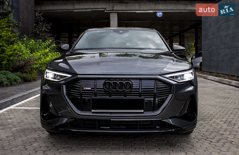 Позашляховик / Кросовер Audi e-tron 2021 в Києві