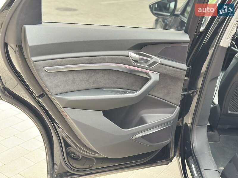 Внедорожник / Кроссовер Audi e-tron 2019 в Ужгороде