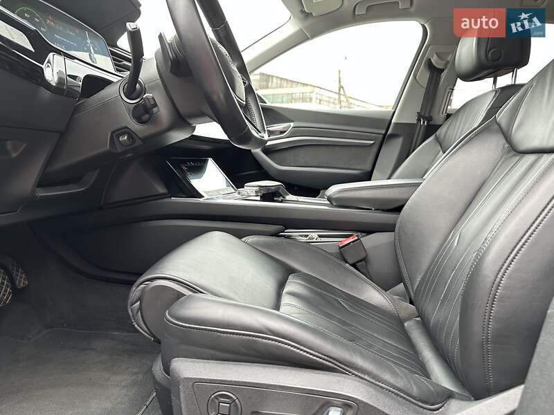 Внедорожник / Кроссовер Audi e-tron 2019 в Ужгороде