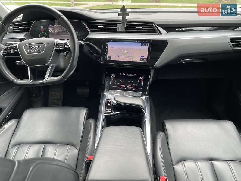 Внедорожник / Кроссовер Audi e-tron 2019 в Ужгороде