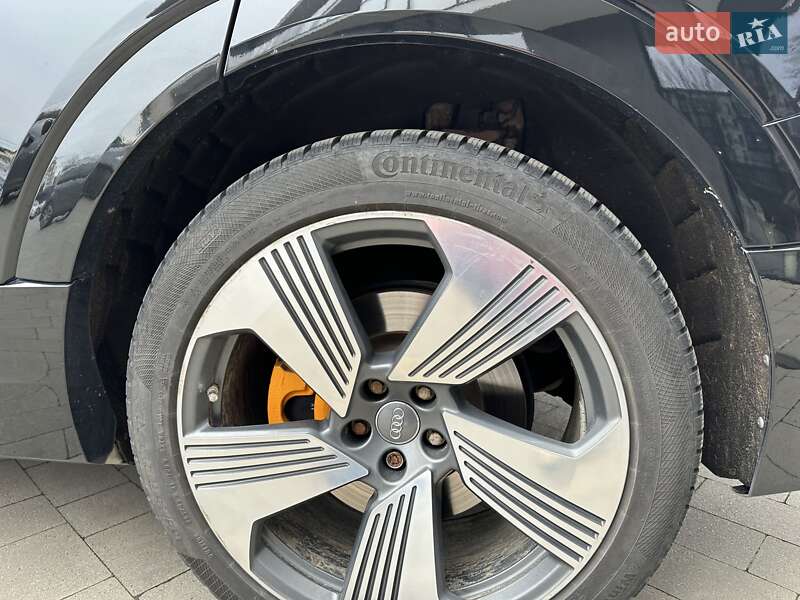 Внедорожник / Кроссовер Audi e-tron 2019 в Ужгороде