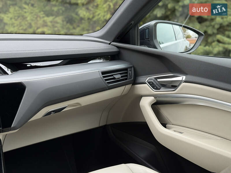 Позашляховик / Кросовер Audi e-tron 2021 в Тернополі