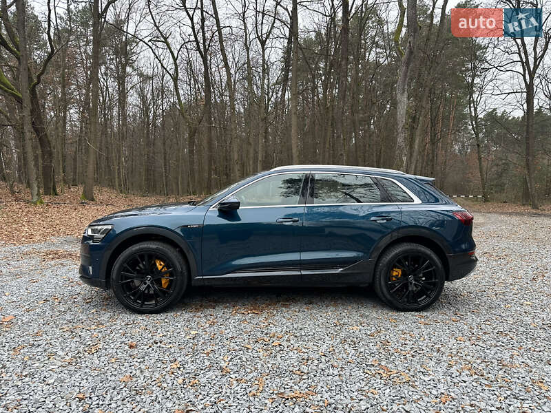 Внедорожник / Кроссовер Audi e-tron 2019 в Киеве