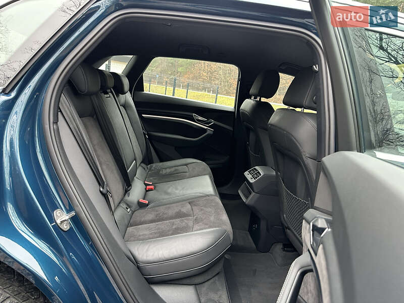 Внедорожник / Кроссовер Audi e-tron 2019 в Киеве