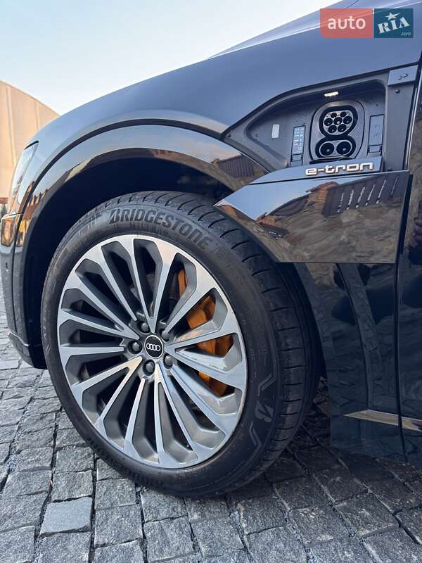 Внедорожник / Кроссовер Audi e-tron 2020 в Ровно