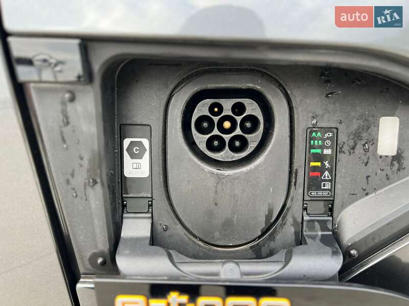 Позашляховик / Кросовер Audi e-tron 2021 в Дніпрі