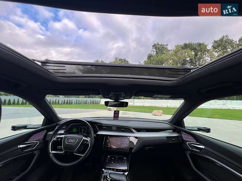 Позашляховик / Кросовер Audi e-tron 2021 в Дніпрі