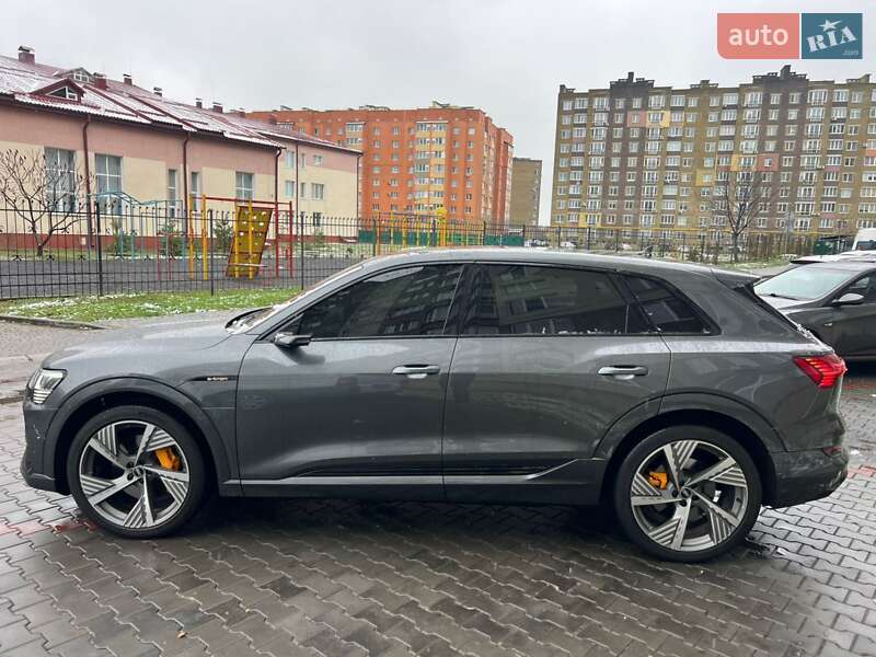 Позашляховик / Кросовер Audi e-tron 2021 в Дніпрі