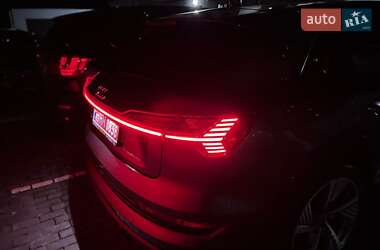 Позашляховик / Кросовер Audi e-tron 2021 в Дніпрі