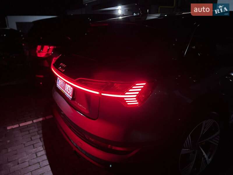 Позашляховик / Кросовер Audi e-tron 2021 в Дніпрі