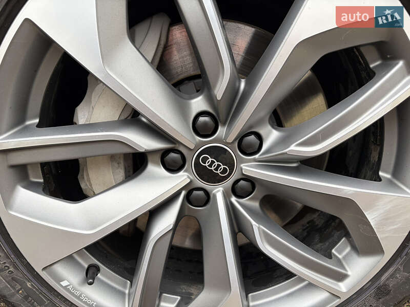 Позашляховик / Кросовер Audi e-tron 2021 в Зміїві