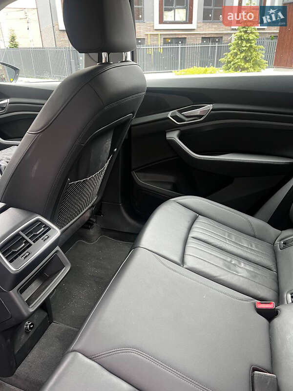 Внедорожник / Кроссовер Audi e-tron 2019 в Киеве фото 10 Внедорожник / Кроссовер Audi e-tron 2019 в Киеве