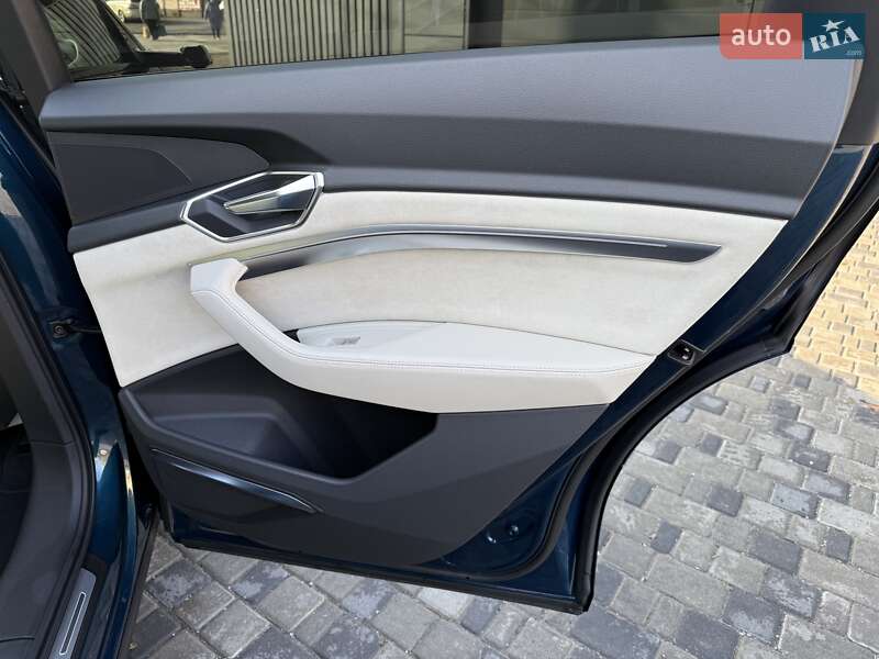 Внедорожник / Кроссовер Audi e-tron 2019 в Днепре