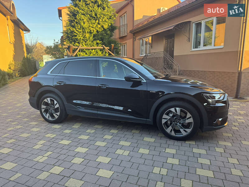 Внедорожник / Кроссовер Audi e-tron 2022 в Мукачево