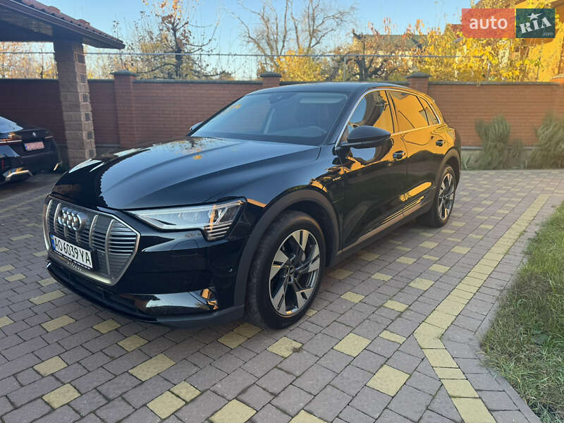 Внедорожник / Кроссовер Audi e-tron 2022 в Мукачево