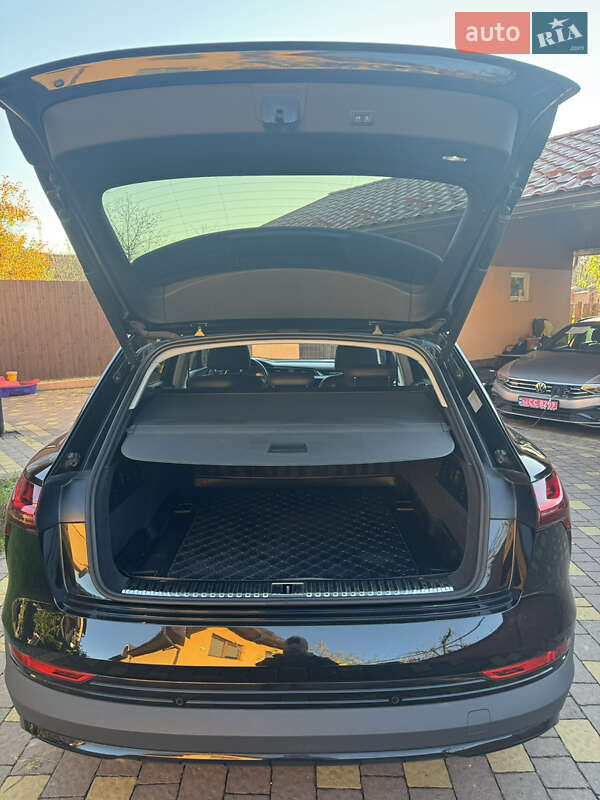 Внедорожник / Кроссовер Audi e-tron 2022 в Мукачево