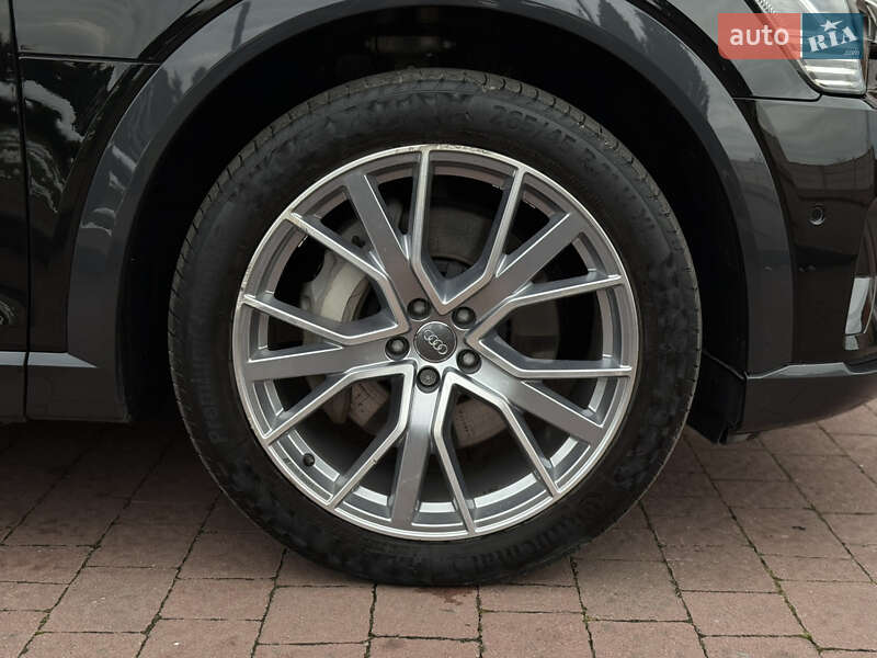 Позашляховик / Кросовер Audi e-tron 2020 в Стрию