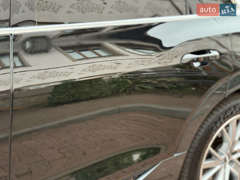 Позашляховик / Кросовер Audi e-tron 2020 в Стрию