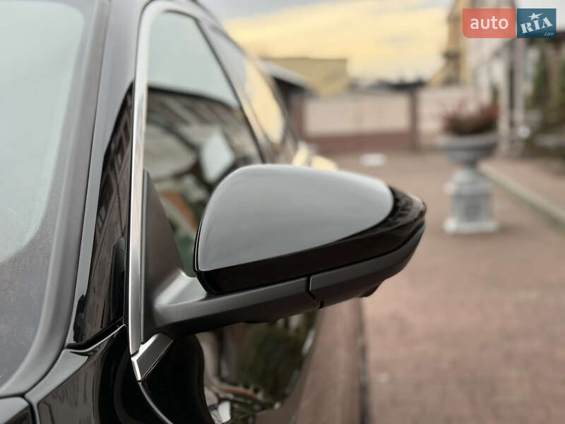 Позашляховик / Кросовер Audi e-tron 2020 в Стрию