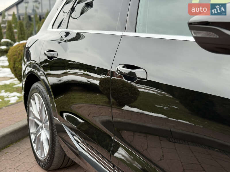 Позашляховик / Кросовер Audi e-tron 2020 в Стрию