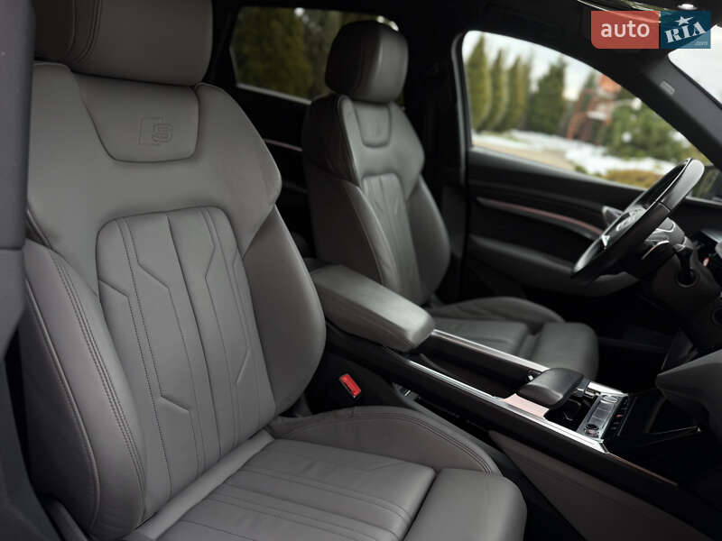 Позашляховик / Кросовер Audi e-tron 2020 в Стрию