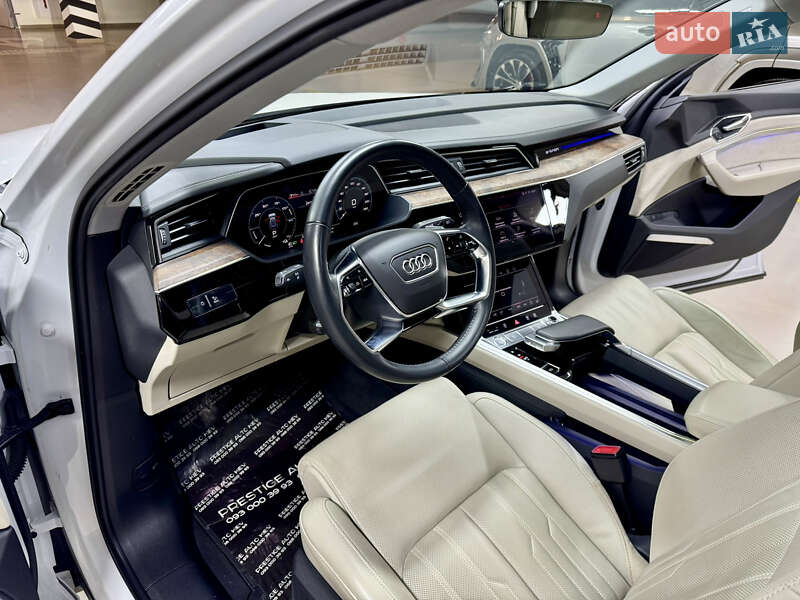 Позашляховик / Кросовер Audi e-tron 2019 в Києві