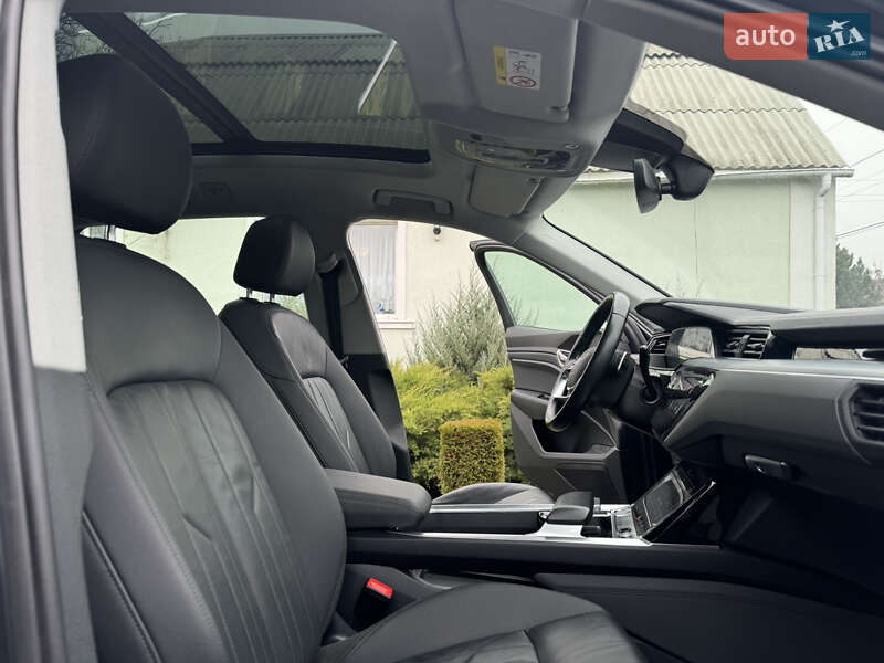 Позашляховик / Кросовер Audi e-tron 2020 в Харкові фото 30 Позашляховик / Кросовер Audi e-tron 2020 в Харкові