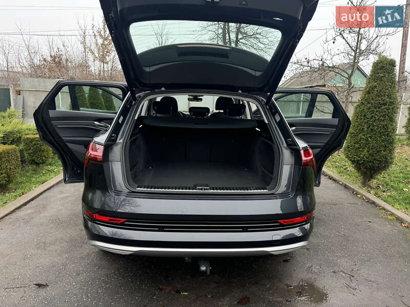 Позашляховик / Кросовер Audi e-tron 2020 в Харкові фото 46 Позашляховик / Кросовер Audi e-tron 2020 в Харкові