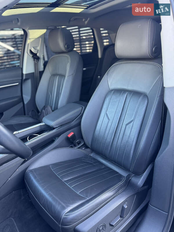 Внедорожник / Кроссовер Audi e-tron 2020 в Киеве