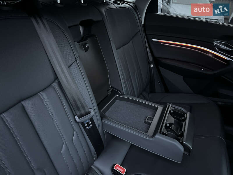 Позашляховик / Кросовер Audi e-tron 2022 в Луцьку