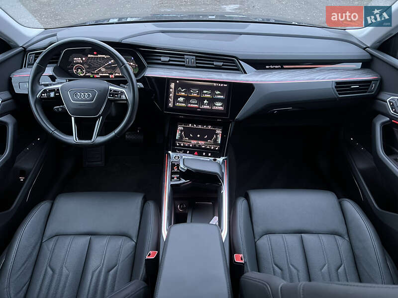 Позашляховик / Кросовер Audi e-tron 2022 в Луцьку