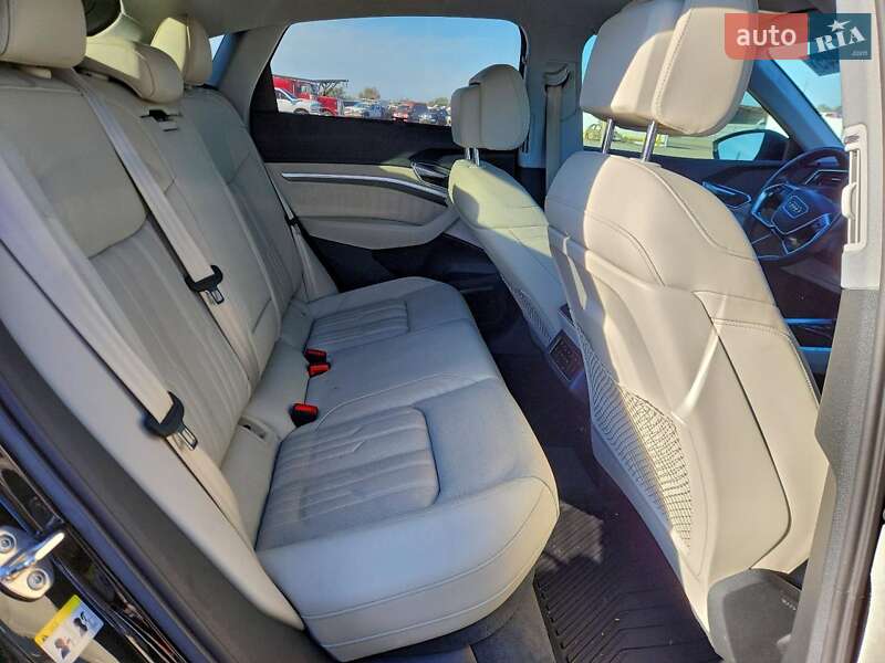Внедорожник / Кроссовер Audi e-tron 2021 в Днепре