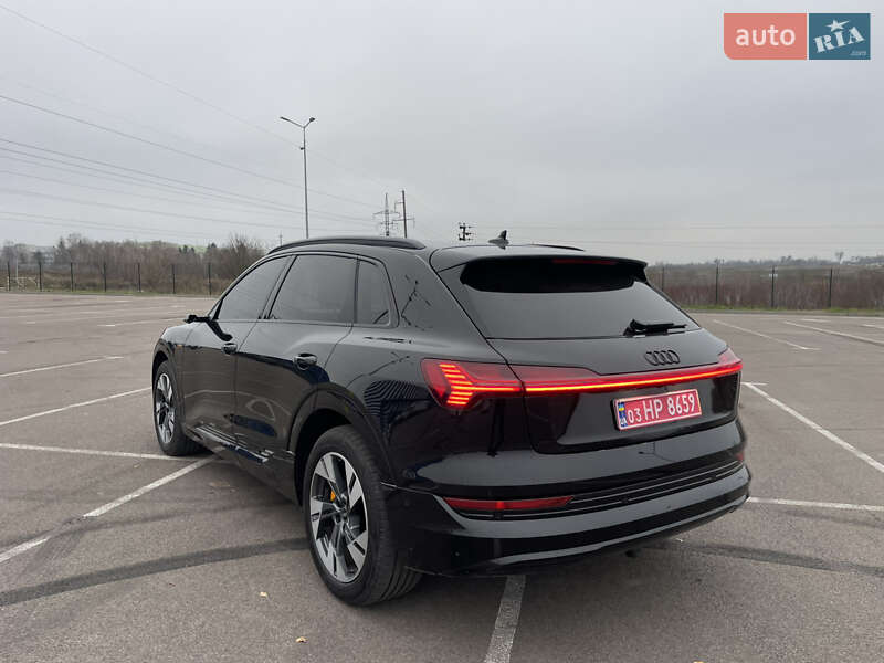 Внедорожник / Кроссовер Audi e-tron 2022 в Ровно фото 18 Внедорожник / Кроссовер Audi e-tron 2022 в Ровно