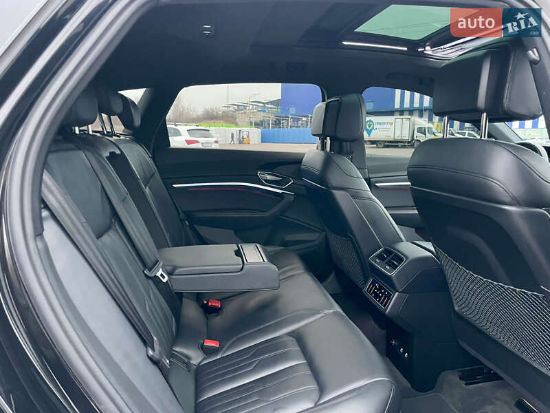 Внедорожник / Кроссовер Audi e-tron 2022 в Ровно фото 35 Внедорожник / Кроссовер Audi e-tron 2022 в Ровно