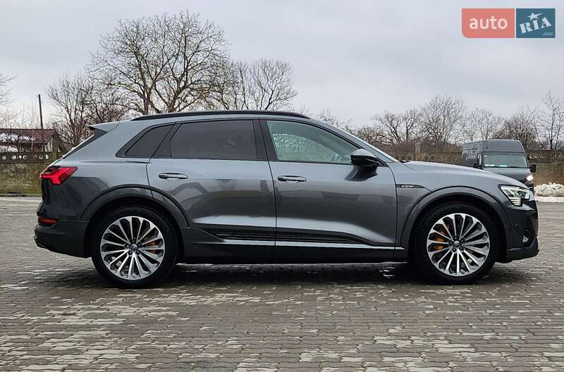 Внедорожник / Кроссовер Audi e-tron 2021 в Бориславе