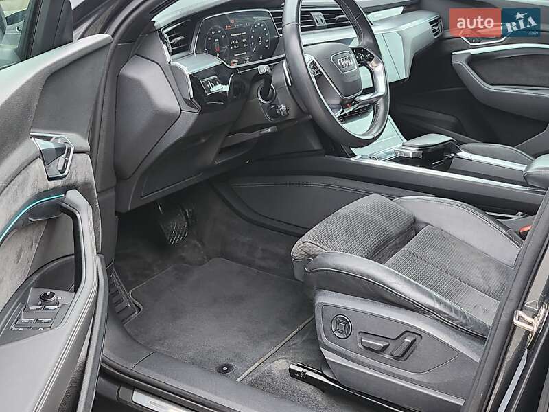 Внедорожник / Кроссовер Audi e-tron 2021 в Бориславе