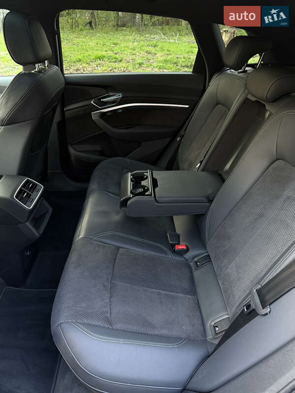 Внедорожник / Кроссовер Audi e-tron 2021 в Черновцах