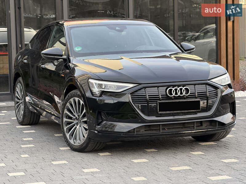 Внедорожник / Кроссовер Audi e-tron 2022 в Ужгороде