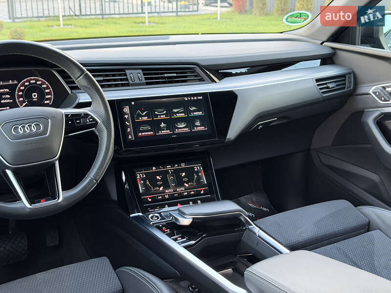 Внедорожник / Кроссовер Audi e-tron 2022 в Ужгороде