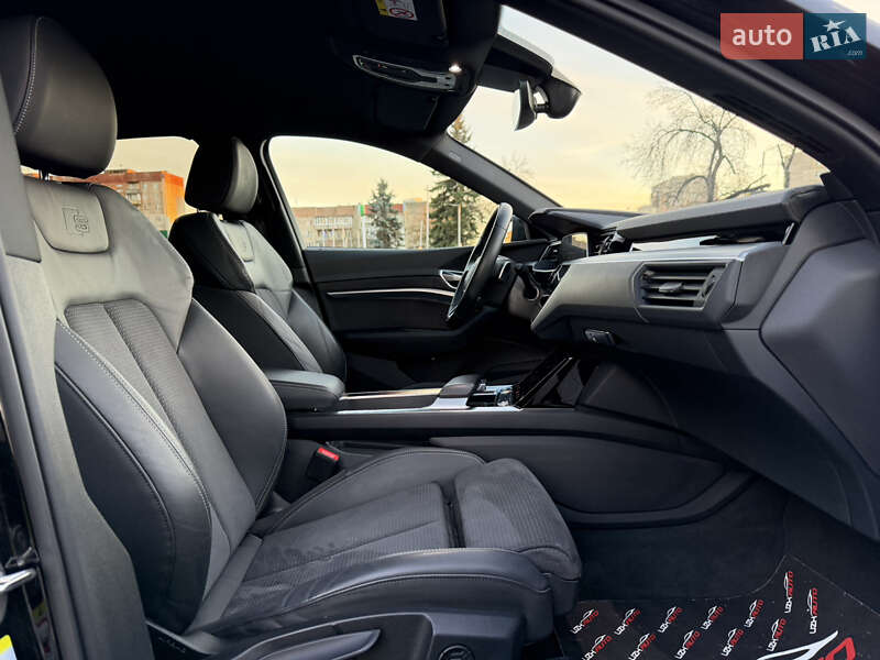 Внедорожник / Кроссовер Audi e-tron 2022 в Ужгороде