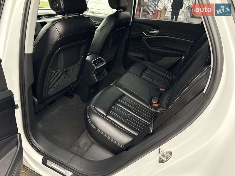 Внедорожник / Кроссовер Audi e-tron 2021 в Тернополе фото 24 Внедорожник / Кроссовер Audi e-tron 2021 в Тернополе