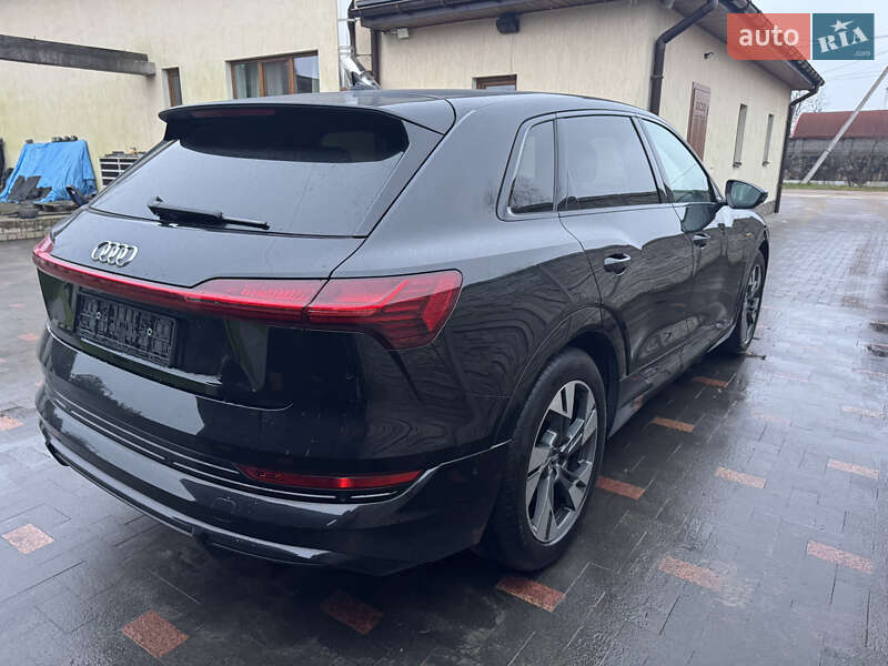 Позашляховик / Кросовер Audi e-tron 2022 в Житомирі